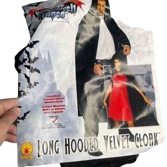 HALLOWEEN‎ BLACK VELVET - Vampire Costume Cape/Cloak - Good Quality Rubies - Picture 1 of 3